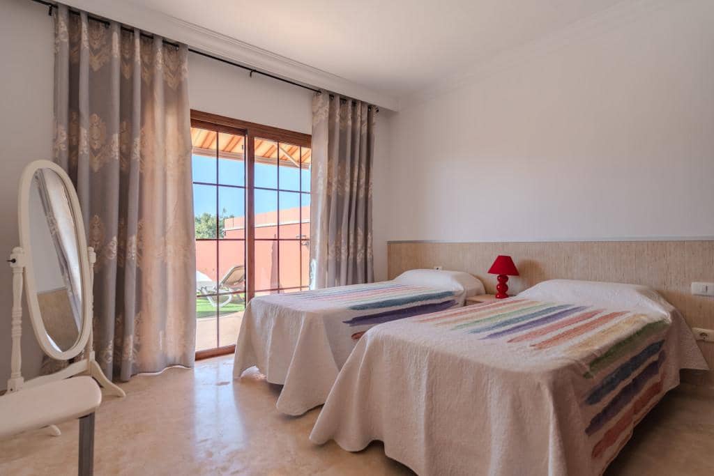 3 soverom Villa til salgs i Costa Adeje med svømmebasseng - € 1 280 000 (Ref: 9462823)