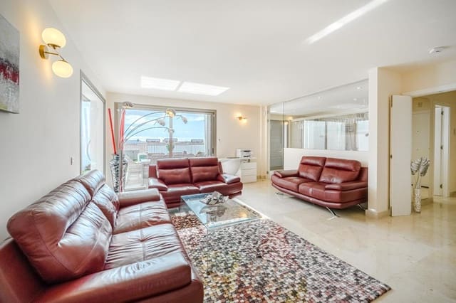 Piso de 2 habitaciones en La Caleta Adeje, Adeje en venta con piscina - 995.000 € (Ref: 9492770)