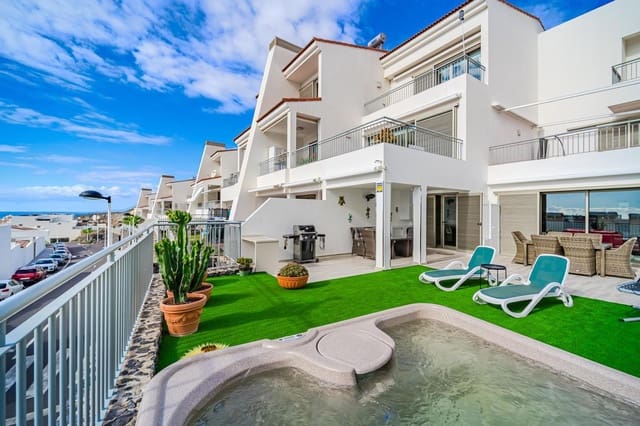 Piso de 2 habitaciones en La Caleta Adeje, Adeje en venta con piscina - 995.000 € (Ref: 9492770)