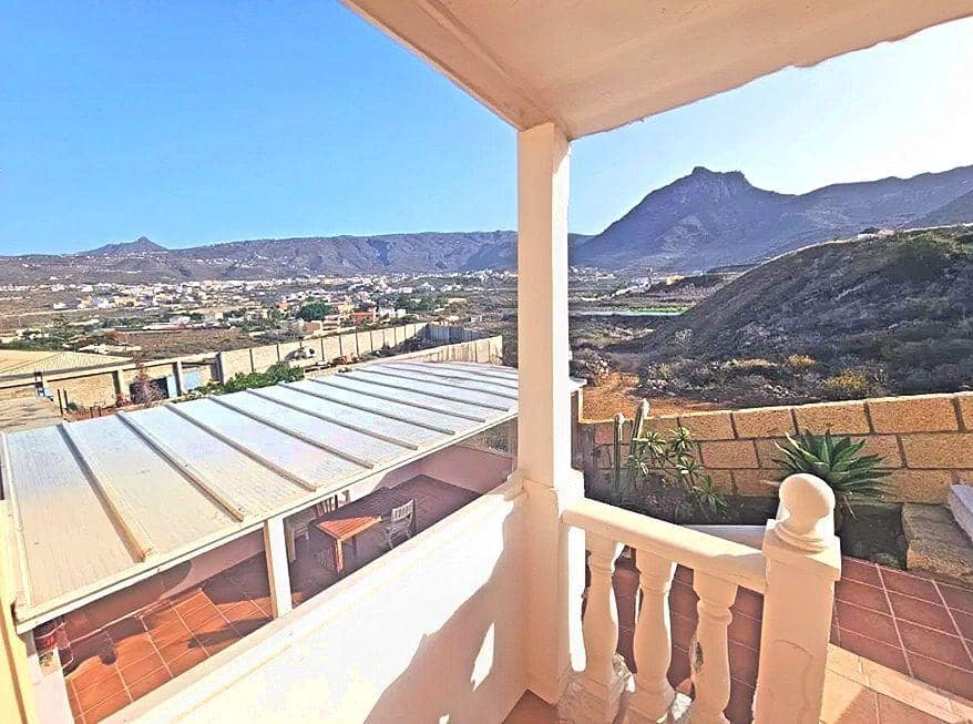 4 bedroom Villa for sale in Buzanada with garage - € 430,000 (Ref: 9492771)
