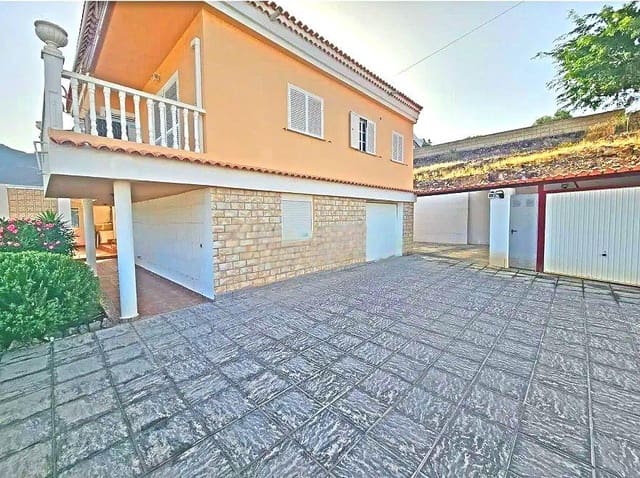4 Zimmer Villa zu verkaufen in Buzanada, Arona mit Garage - 430.000 € (Ref: 9492771)