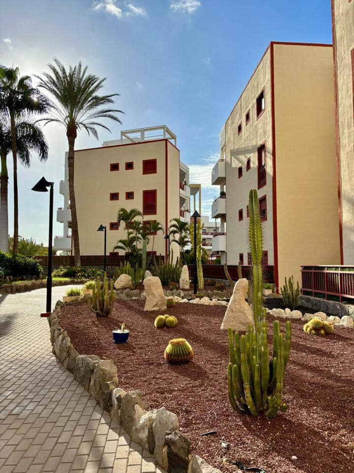 2 soverom Leilighet til salgs i Palm-Mar med svømmebasseng garasje - € 355 000 (Ref: 9503439)