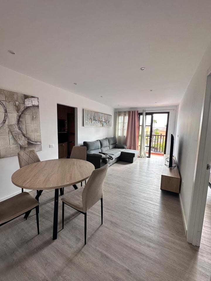 2 bedroom Flat for sale in Costa del Silencio with pool garage - € 269,000 (Ref: 9516515)