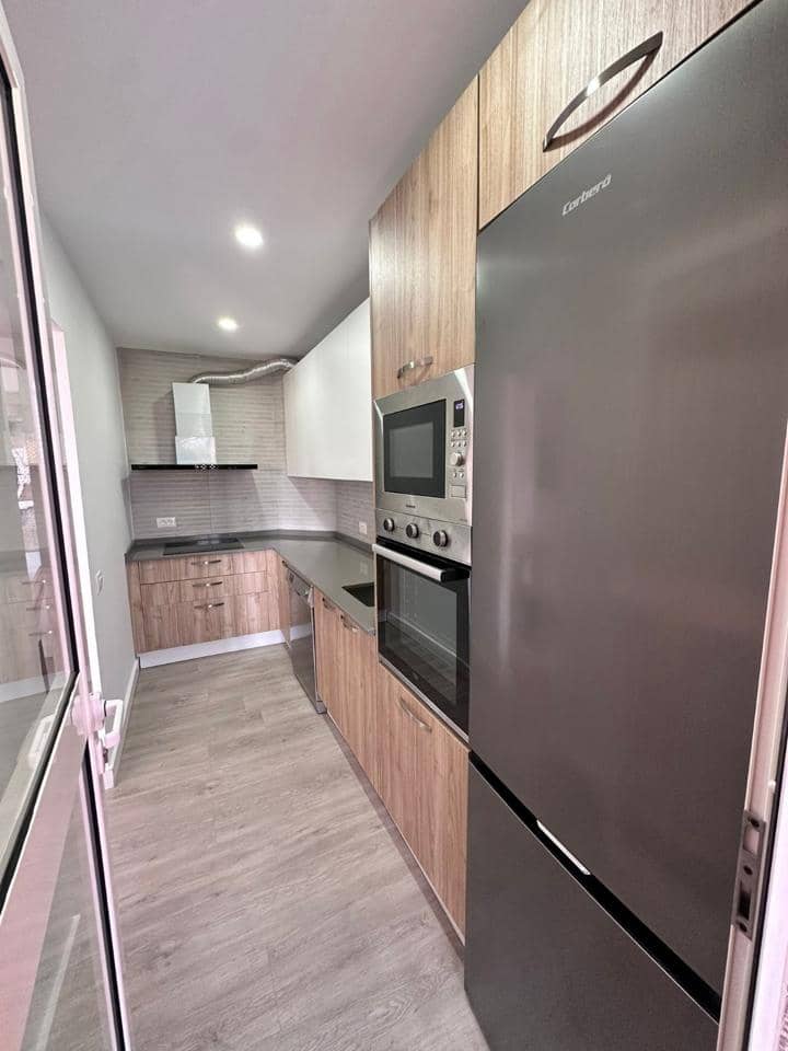 2 bedroom Flat for sale in Costa del Silencio with pool garage - € 269,000 (Ref: 9516515)