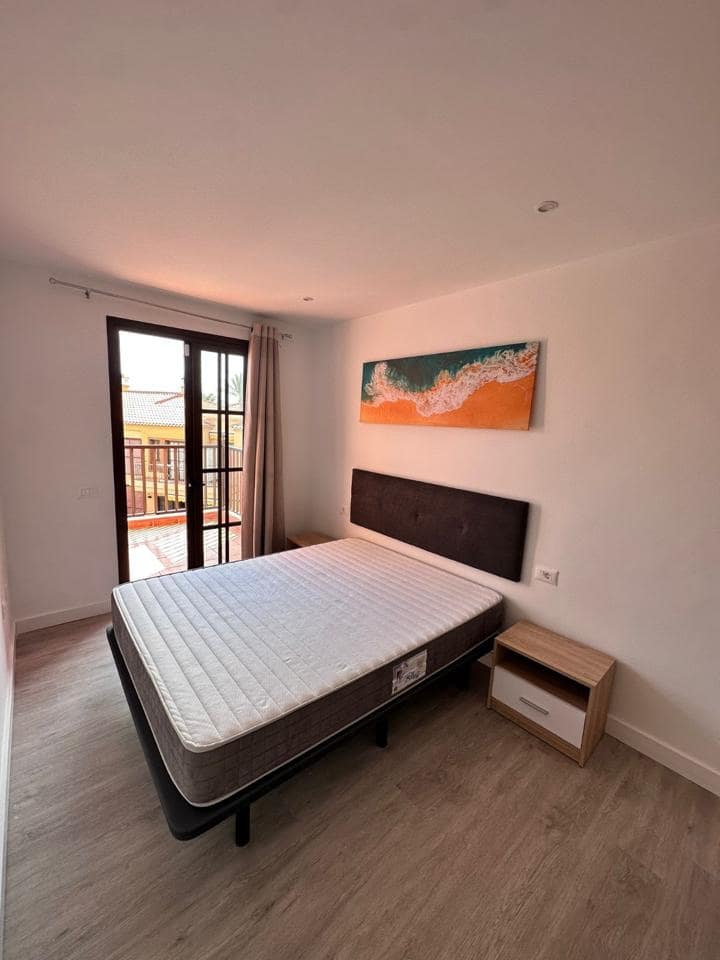 2 bedroom Flat for sale in Costa del Silencio with pool garage - € 269,000 (Ref: 9516515)