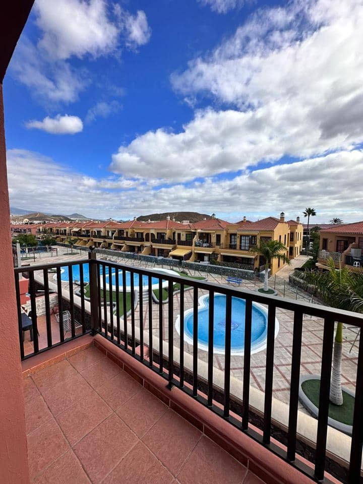 2 bedroom Flat for sale in Costa del Silencio with pool garage - € 269,000 (Ref: 9516515)