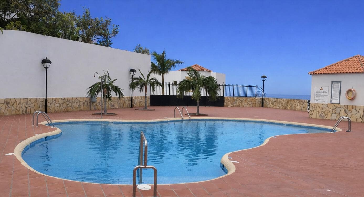 3 bedroom Villa for sale in Costa Adeje with pool garage - € 659,000 (Ref: 9516516)