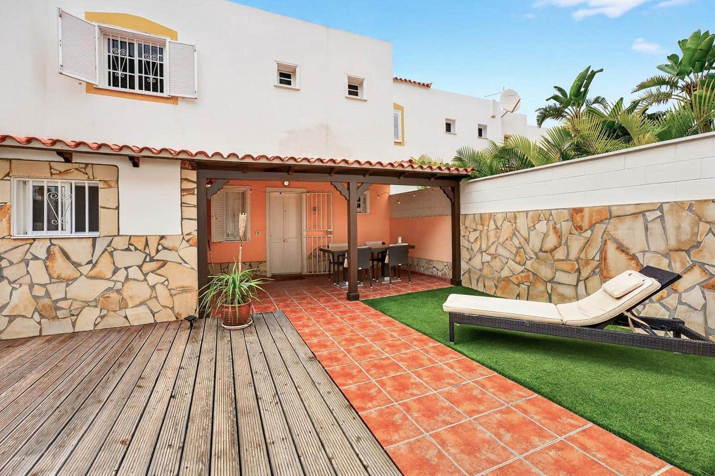 3 bedroom Villa for sale in Costa Adeje with pool garage - € 659,000 (Ref: 9516516)