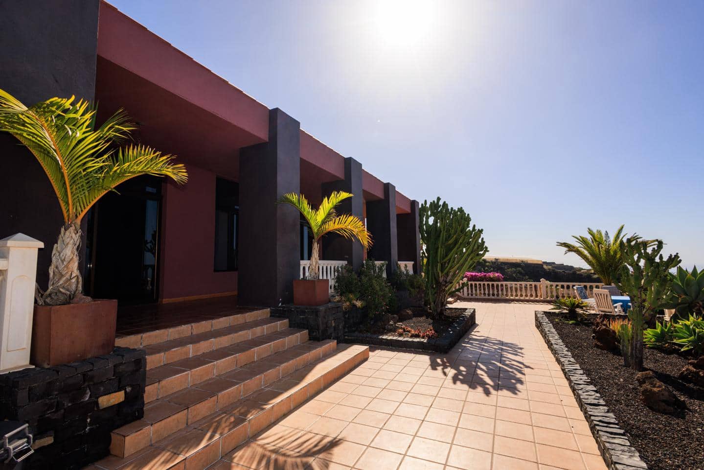 4 bedroom Finca/Country House for sale in Guia de Isora with garage - € 720,000 (Ref: 9536367)