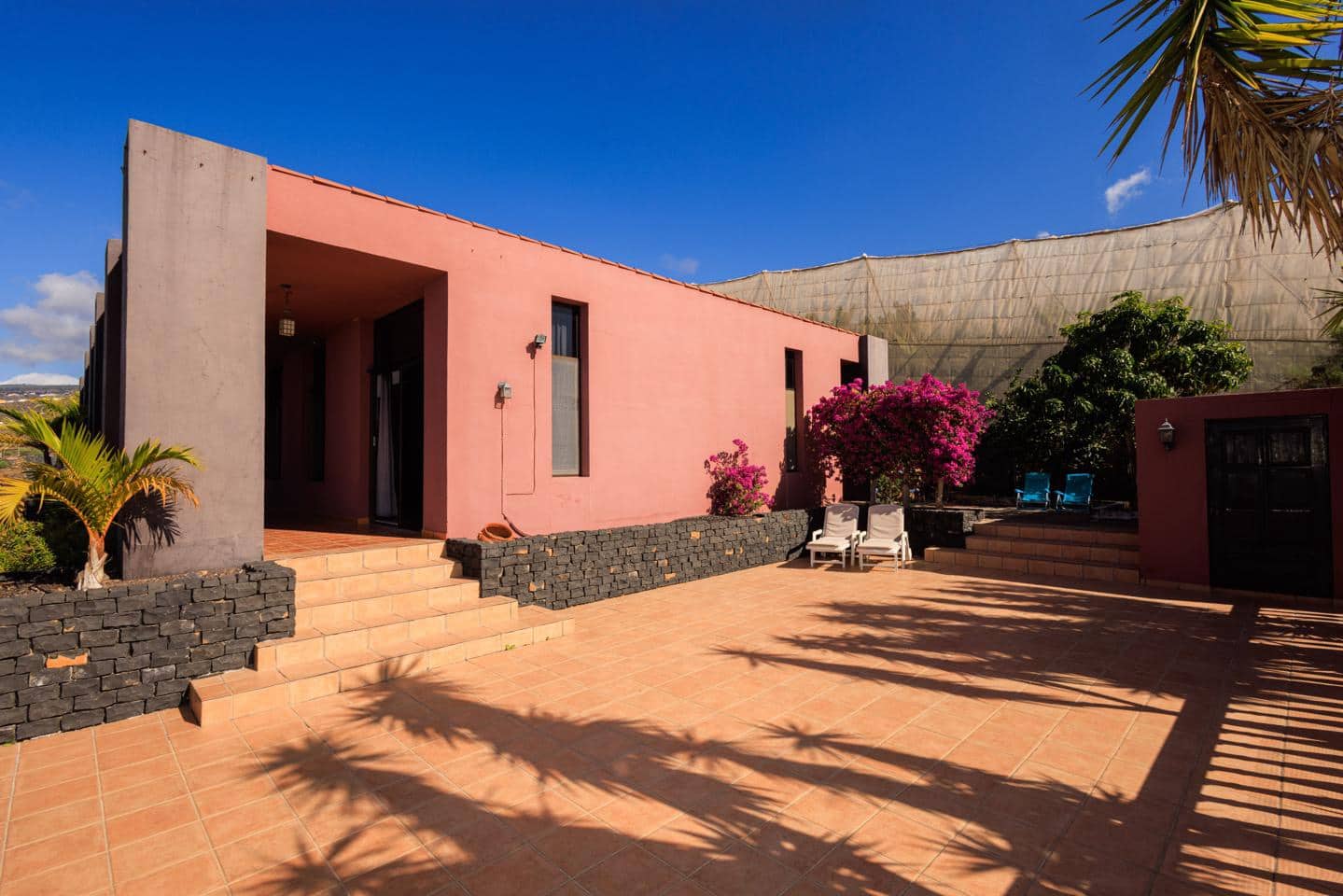 4 bedroom Finca/Country House for sale in Guia de Isora with garage - € 720,000 (Ref: 9536367)