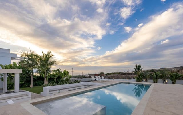 4 chambre Villa/Maison à vendre à Playa Paraiso, Adeje avec piscine - 2 950 000 € (Ref: 9580287)