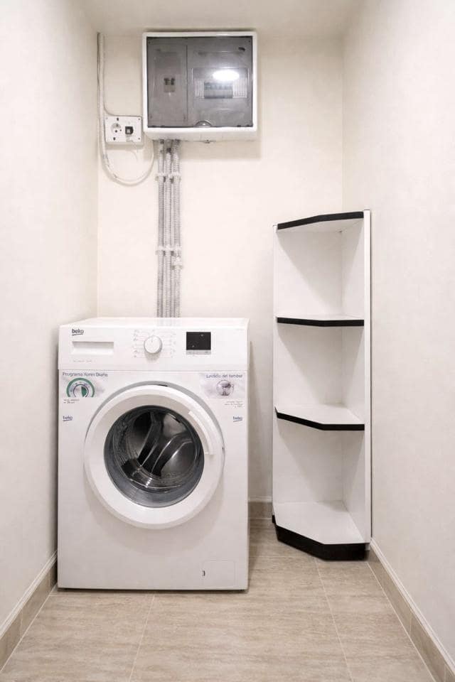 2 soverom Leilighet til salgs i Playa de las Americas med svømmebasseng garasje - € 399 000 (Ref: 9610115)