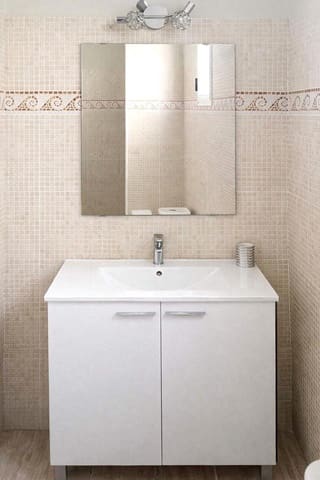 2 soverom Leilighet til salgs i Playa de las Americas, Arona med svømmebasseng garasje - € 399 000 (Ref: 9610115)