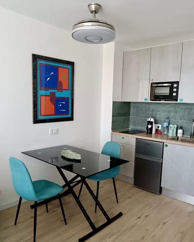 Estudio en Playa de las Américas, Adeje en venta con piscina - 235.000 € (Ref: 9814973)