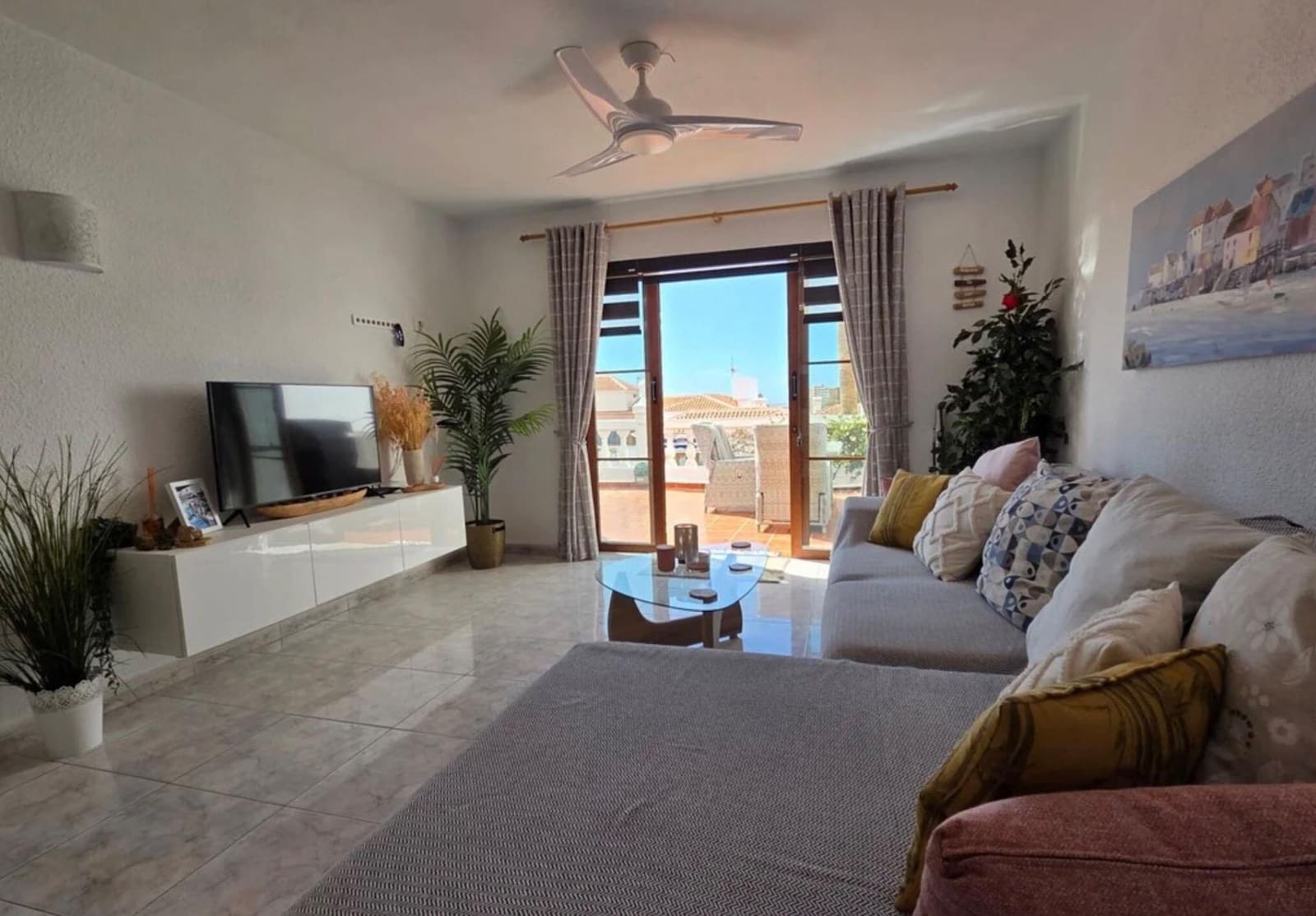 2 Zimmer Apartment zu verkaufen in Los Cristianos mit Pool - 399.950 € (Ref: 9814981)