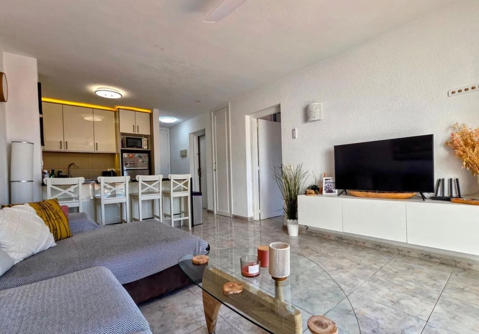 2 Zimmer Apartment zu verkaufen in Los Cristianos mit Pool - 399.950 € (Ref: 9814981)