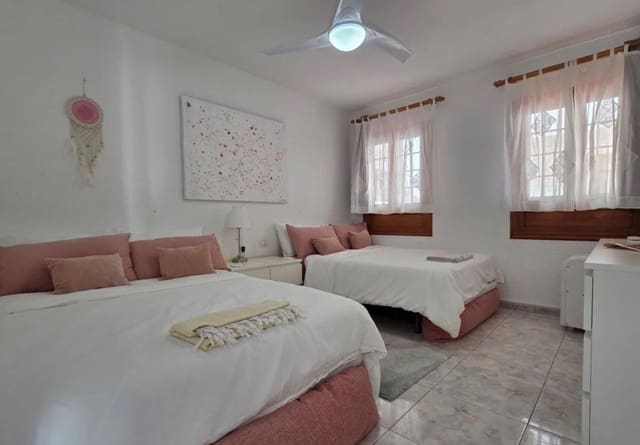 2 quarto Apartamento para venda em Los Cristianos, Arona com piscina - 399 950 € (Ref: 9814981)