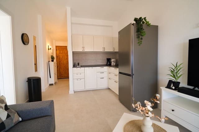 1 Zimmer Apartment zu verkaufen in Los Cristianos, Arona mit Pool - 314.000 € (Ref: 9814982)