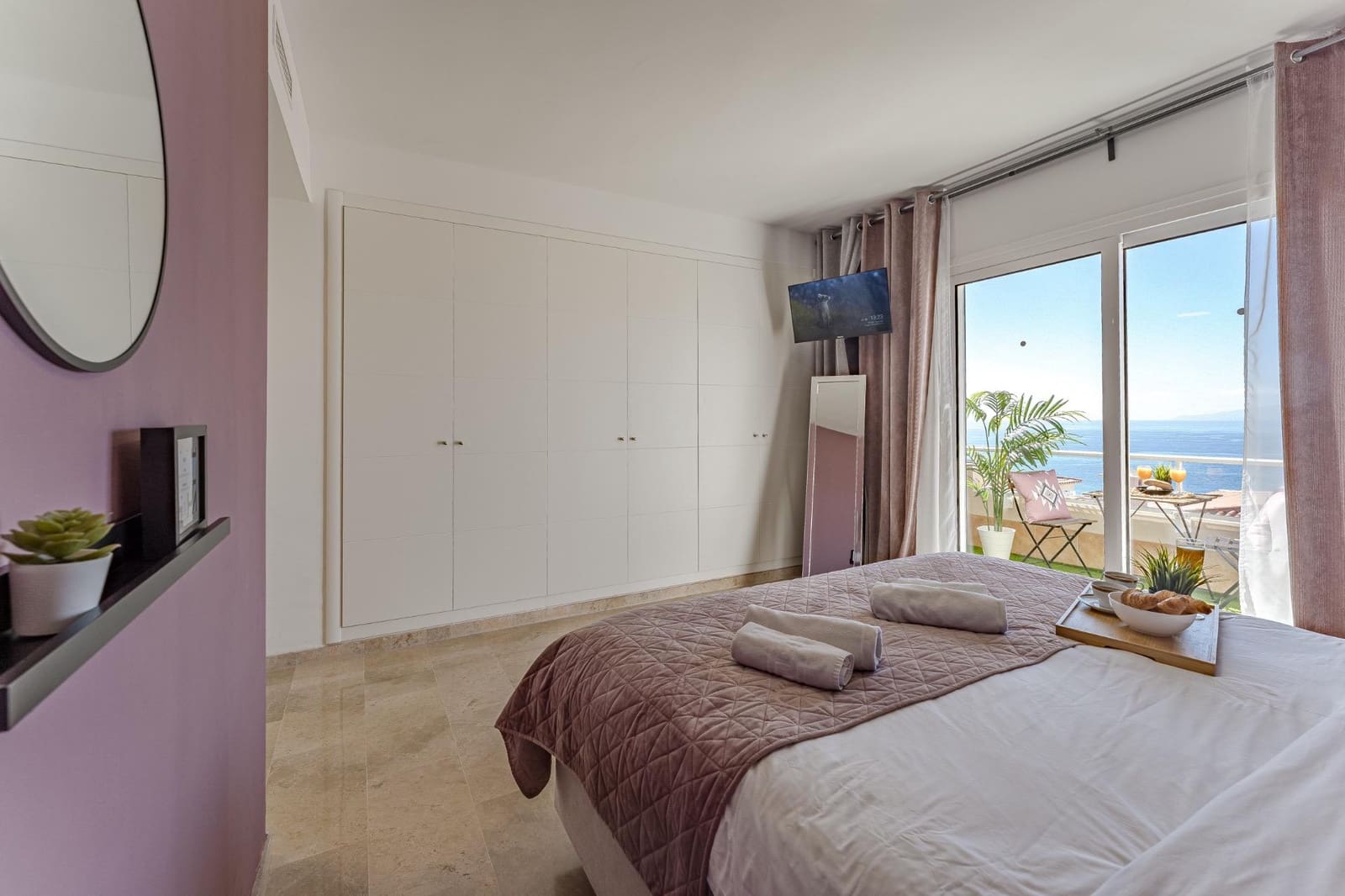 Apartamento de 2 habitaciones en Puerto Santiago en venta con piscina garaje - 450.000 € (Ref: 9814983)