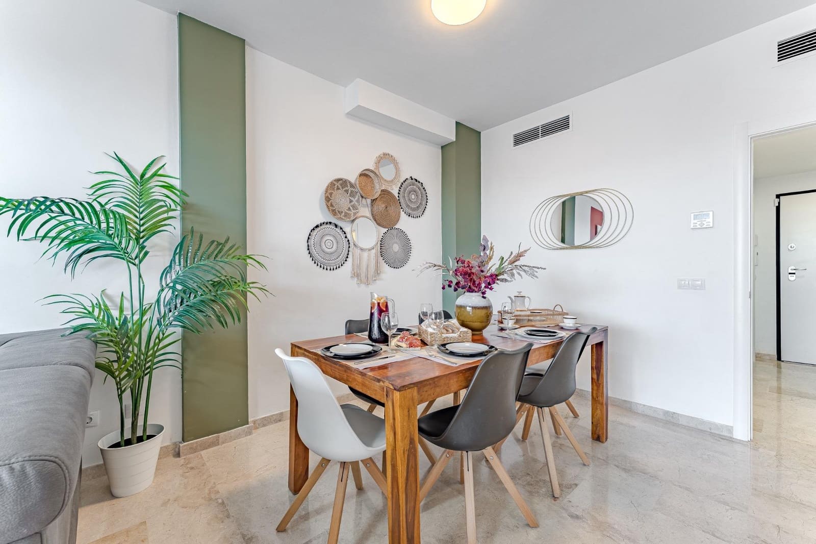 Apartamento de 2 habitaciones en Puerto Santiago en venta con piscina garaje - 450.000 € (Ref: 9814983)