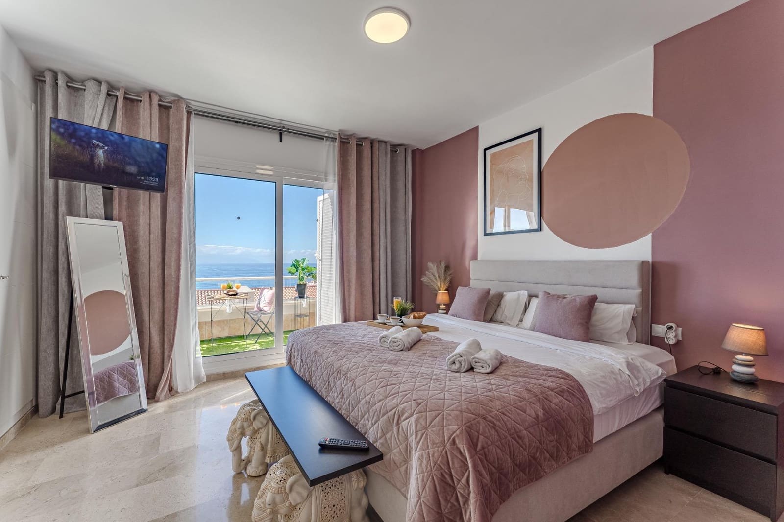 Apartamento de 2 habitaciones en Puerto Santiago en venta con piscina garaje - 450.000 € (Ref: 9814983)