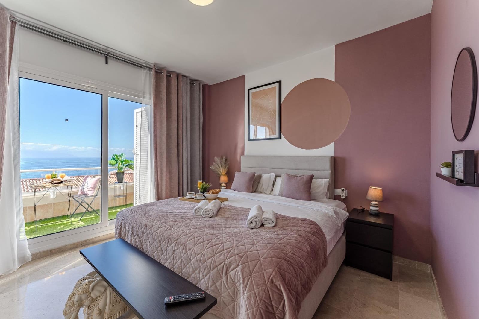 Apartamento de 2 habitaciones en Puerto Santiago en venta con piscina garaje - 450.000 € (Ref: 9814983)