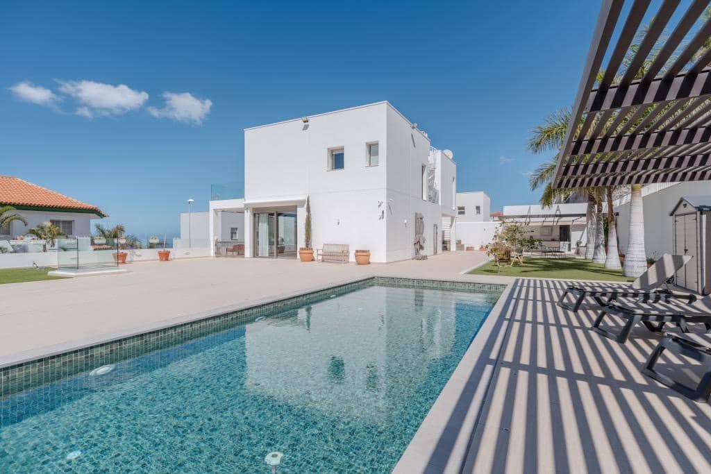 5 sovrum Villa till salu i Roque del Conde med pool garage - 2 100 000 € (Ref: 9814985)