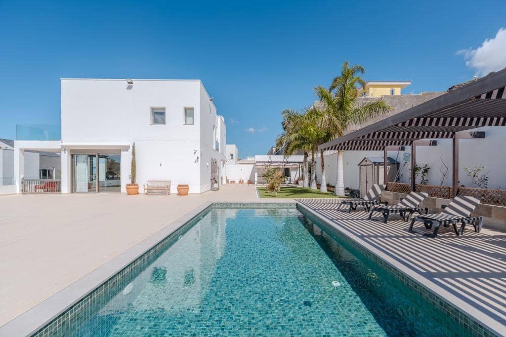 5 sovrum Villa till salu i Roque del Conde med pool garage - 2 100 000 € (Ref: 9814985)