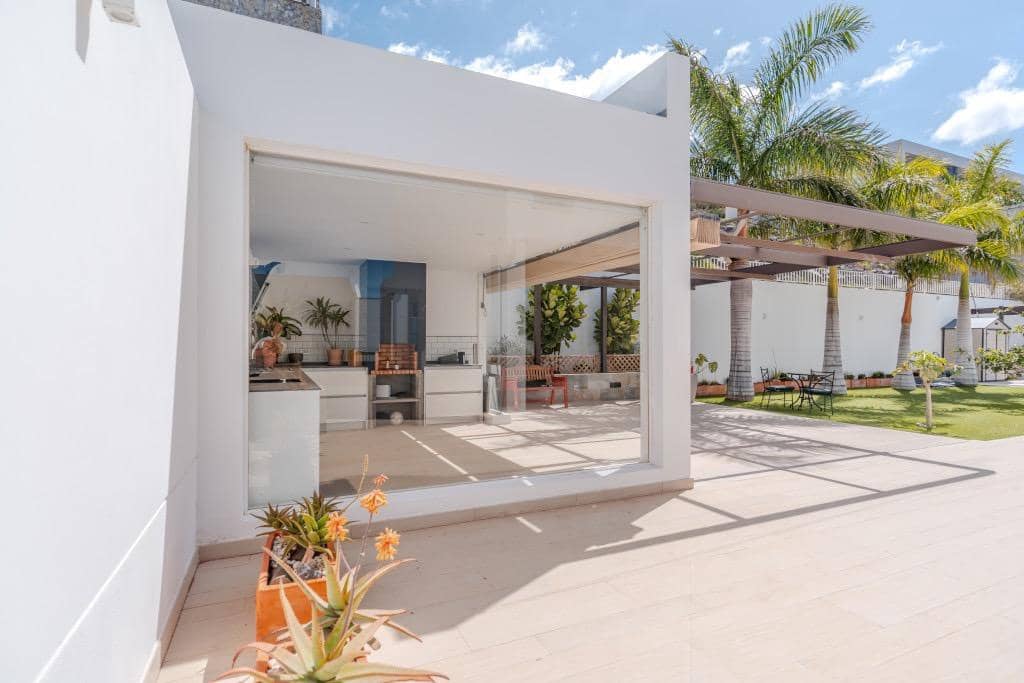 5 sovrum Villa till salu i Roque del Conde med pool garage - 2 100 000 € (Ref: 9814985)