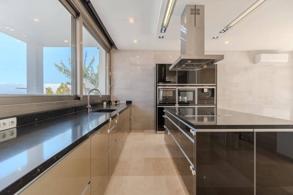 5 sovrum Villa till salu i Roque del Conde med pool garage - 2 100 000 € (Ref: 9814985)