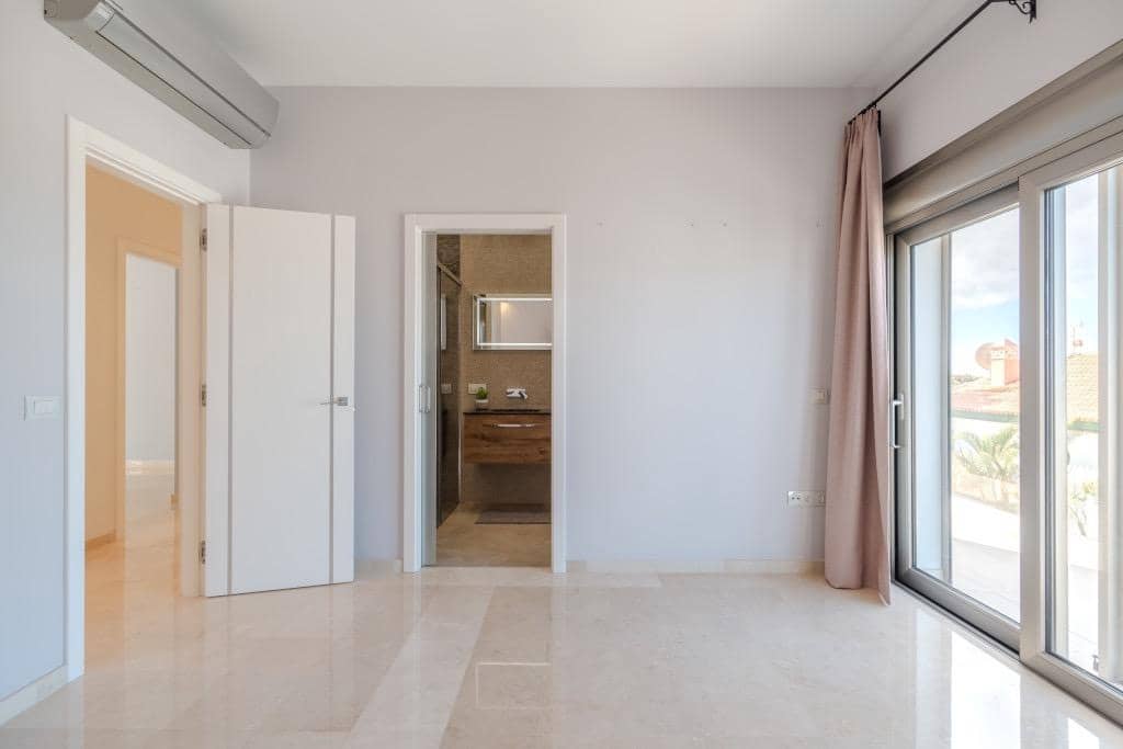 5 sovrum Villa till salu i Roque del Conde med pool garage - 2 100 000 € (Ref: 9814985)