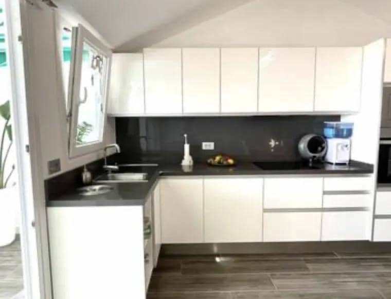 2 Zimmer Apartment zu verkaufen in Los Cristianos mit Pool - 475.000 € (Ref: 9814987)