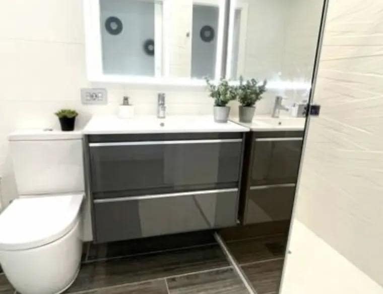 2 Zimmer Apartment zu verkaufen in Los Cristianos mit Pool - 475.000 € (Ref: 9814987)