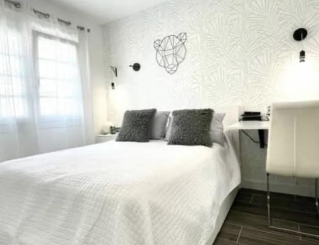 2 Zimmer Apartment zu verkaufen in Los Cristianos, Arona mit Pool - 475.000 € (Ref: 9814987)