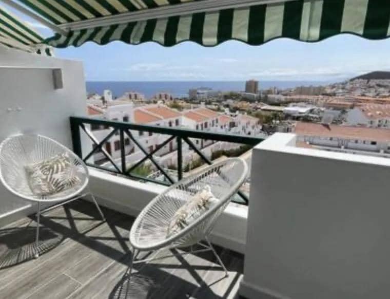 2 Zimmer Apartment zu verkaufen in Los Cristianos mit Pool - 475.000 € (Ref: 9814987)