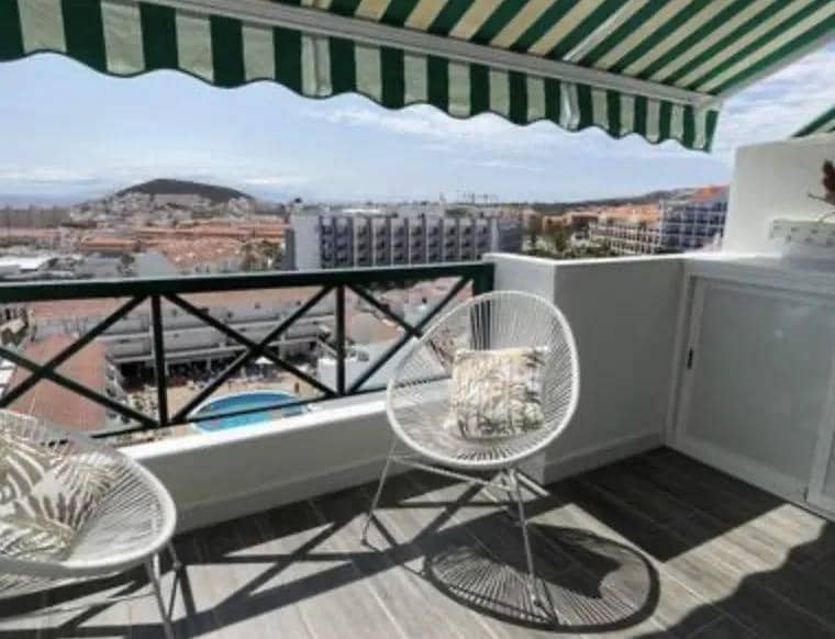 2 Zimmer Apartment zu verkaufen in Los Cristianos mit Pool - 475.000 € (Ref: 9814987)