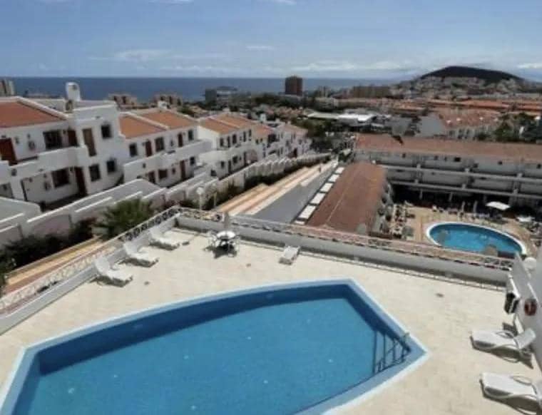 2 Zimmer Apartment zu verkaufen in Los Cristianos mit Pool - 475.000 € (Ref: 9814987)