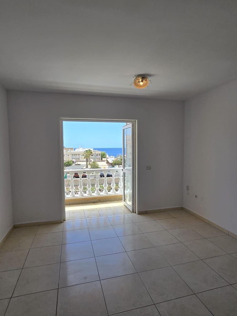 2 bedroom Penthouse for sale in Los Abrigos - € 222,000 (Ref: 9829162)