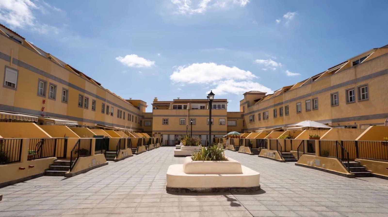 3 bedroom Apartment for sale in Valle de San Lorenzo with garage - € 290,000 (Ref: 9836673)