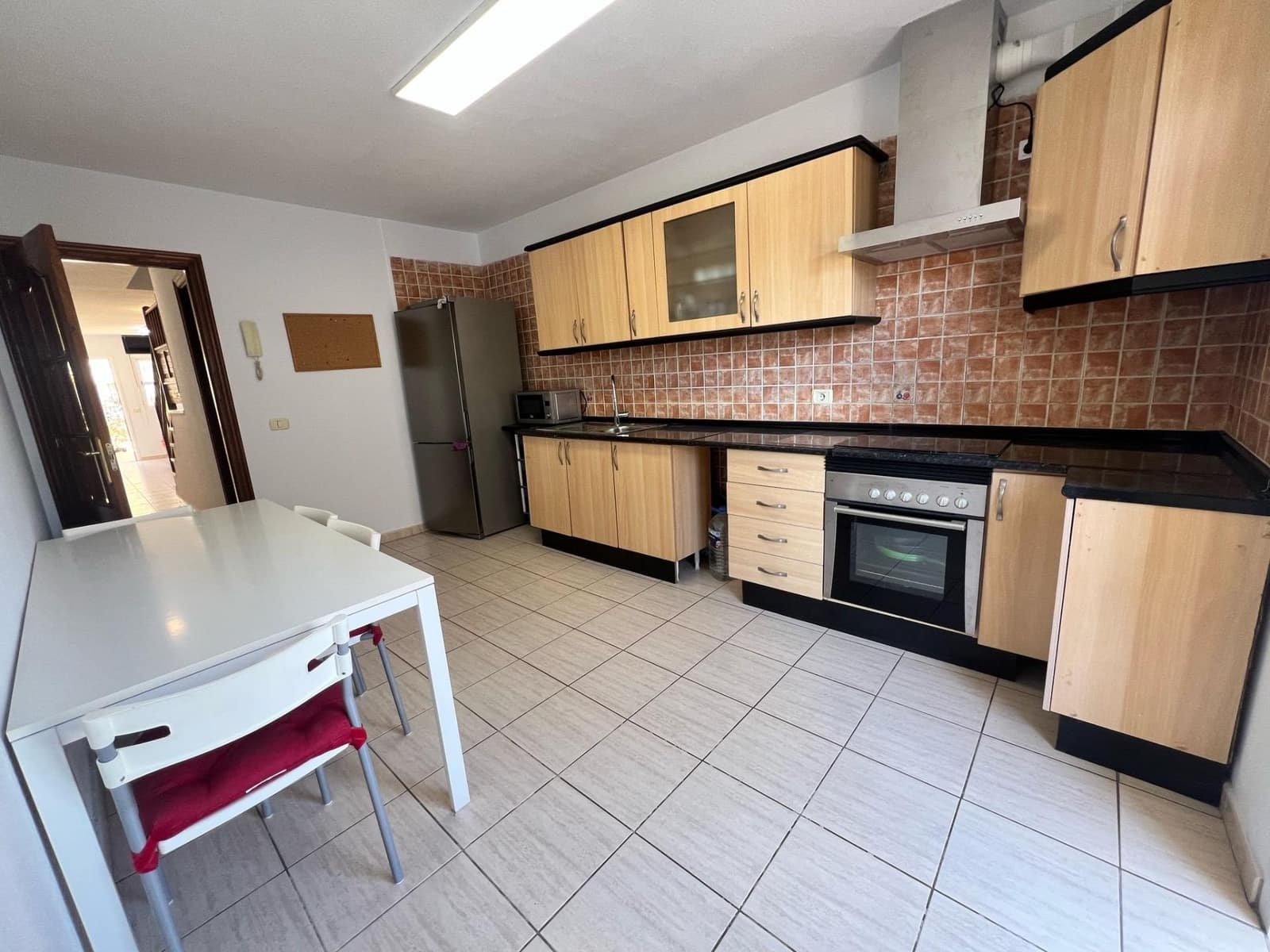 3 bedroom Apartment for sale in Valle de San Lorenzo with garage - € 290,000 (Ref: 9836673)