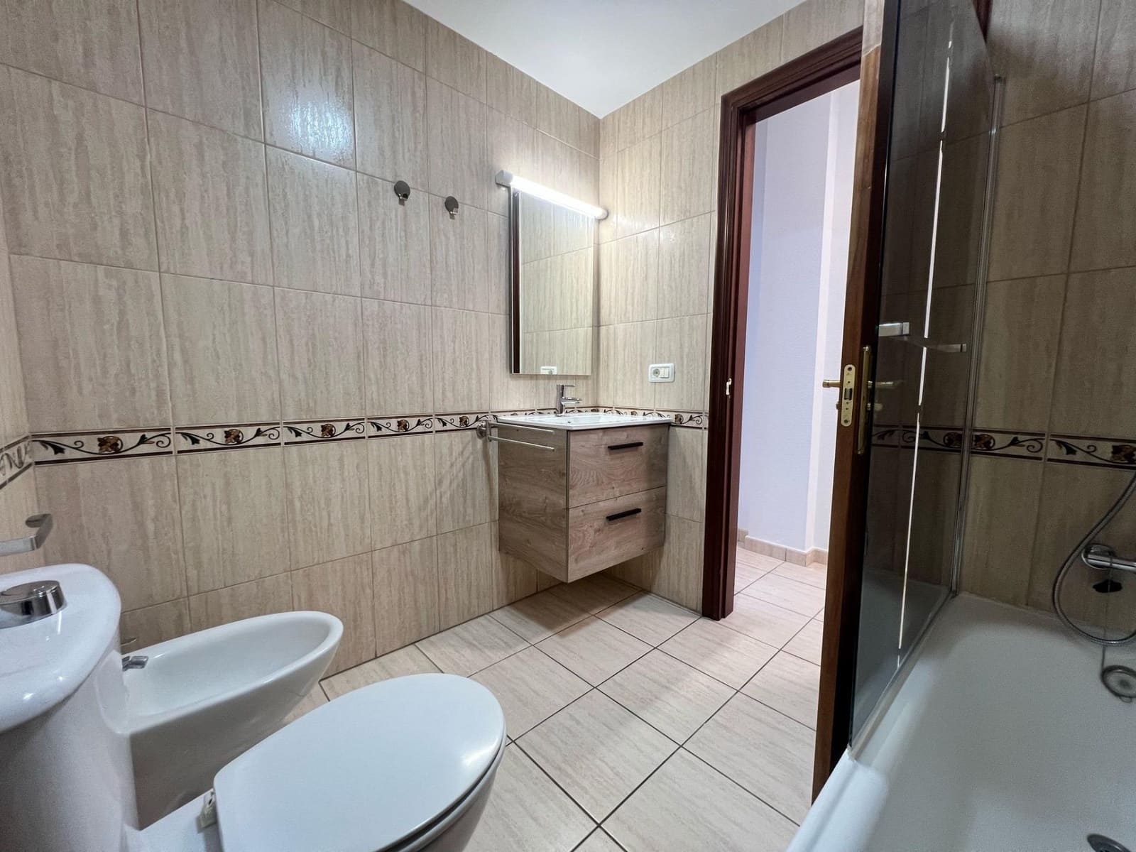 3 bedroom Apartment for sale in Valle de San Lorenzo with garage - € 290,000 (Ref: 9836673)