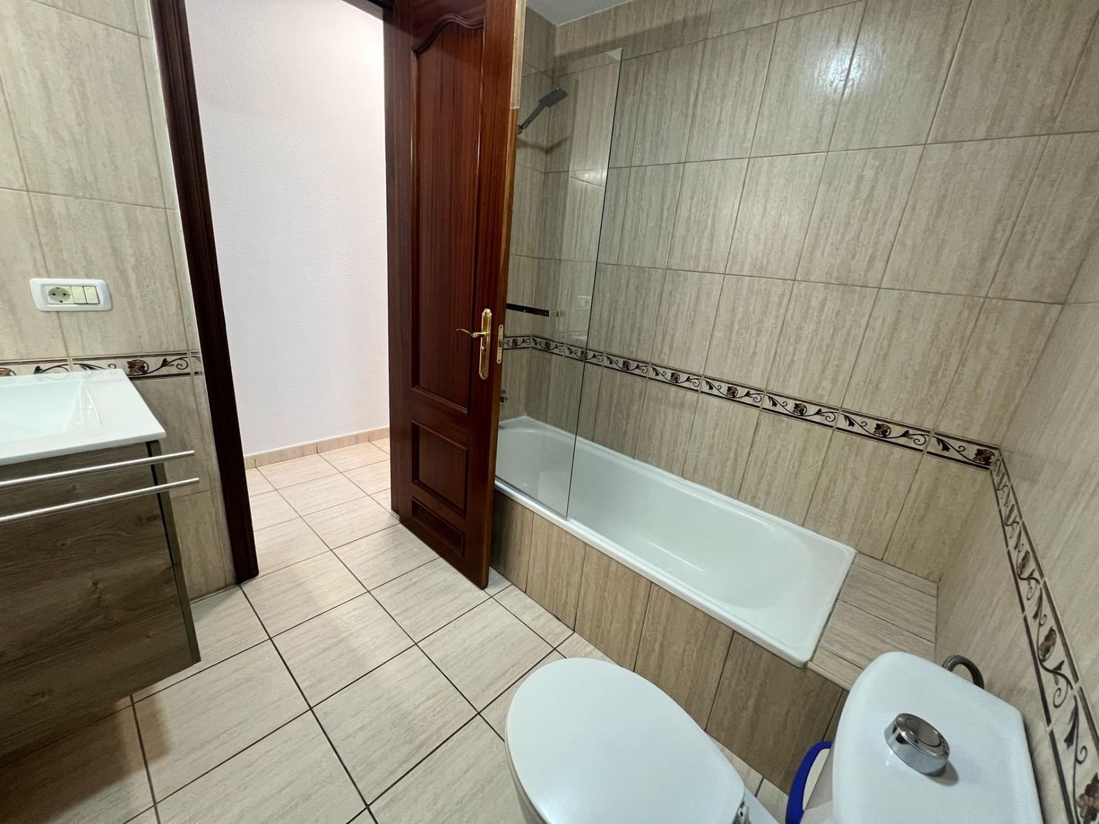3 bedroom Apartment for sale in Valle de San Lorenzo with garage - € 290,000 (Ref: 9836673)