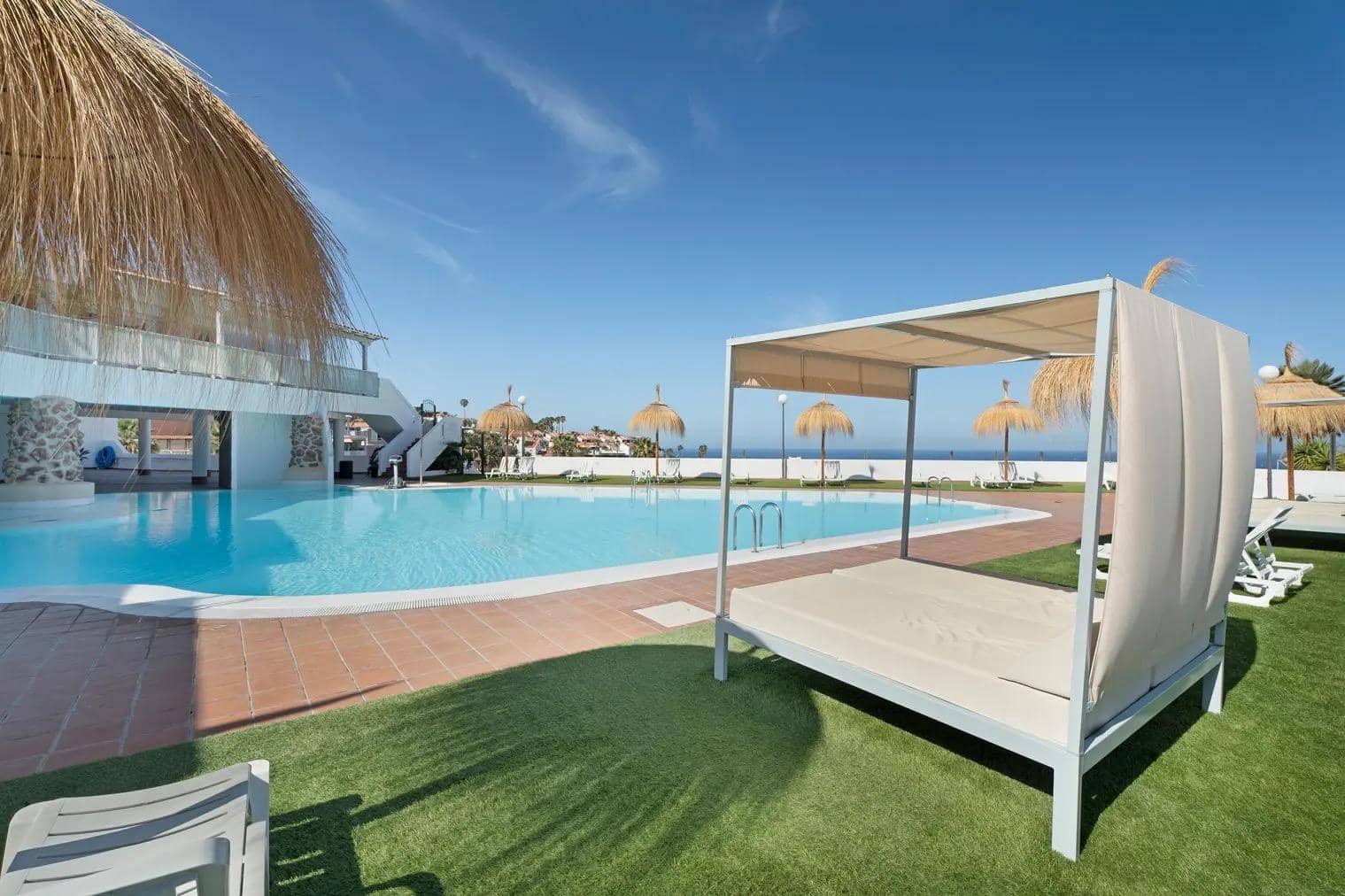 1 bedroom Apartment for sale in Costa Adeje with pool - € 338,000 (Ref: 9836674)