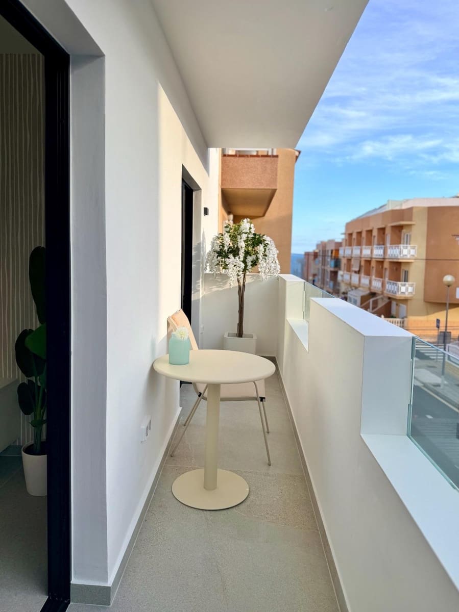 2 bedroom Apartment for sale in Los Abrigos - € 320,000 (Ref: 9836675)