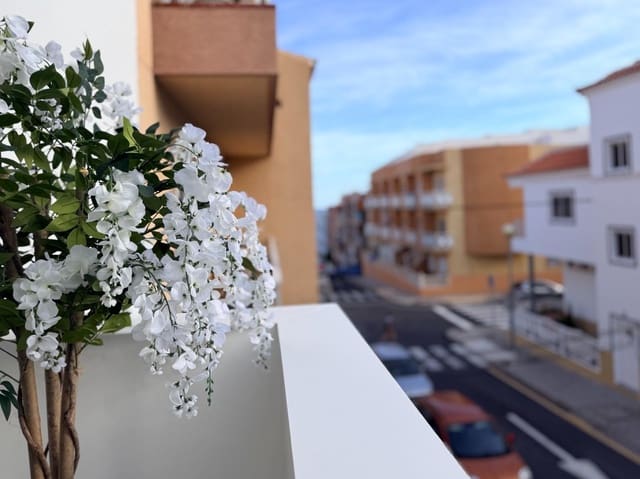 2 soveværelse Lejlighed til salg i Los Abrigos, Granadilla de Abona - € 320.000 (Ref: 9836675)