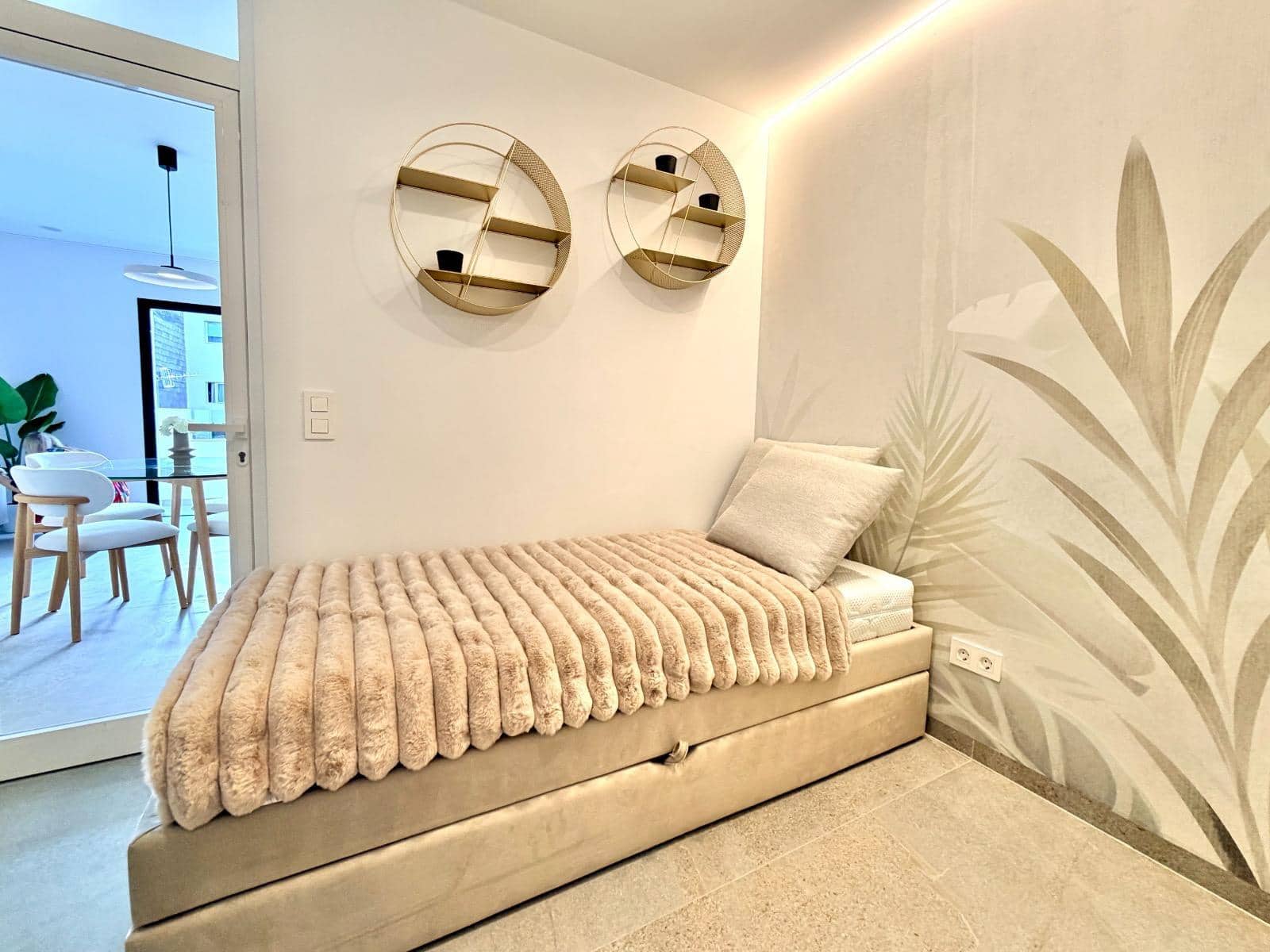 2 bedroom Apartment for sale in Los Abrigos - € 320,000 (Ref: 9836675)