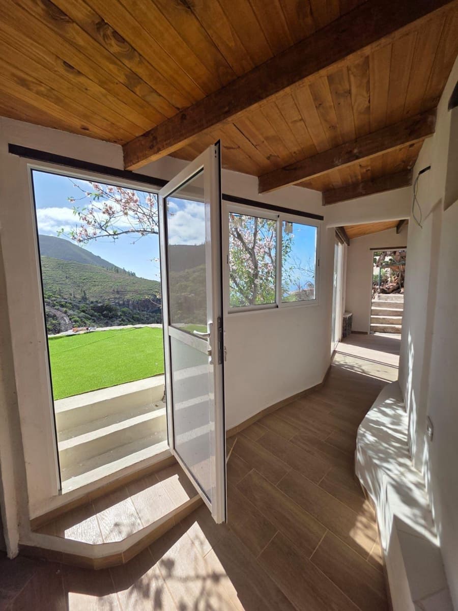 2 bedroom Townhouse for sale in Guia de Isora - € 149,000 (Ref: 9843406)