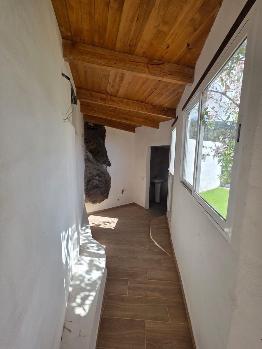 2 bedroom Townhouse for sale in Guia de Isora - € 149,000 (Ref: 9843406)