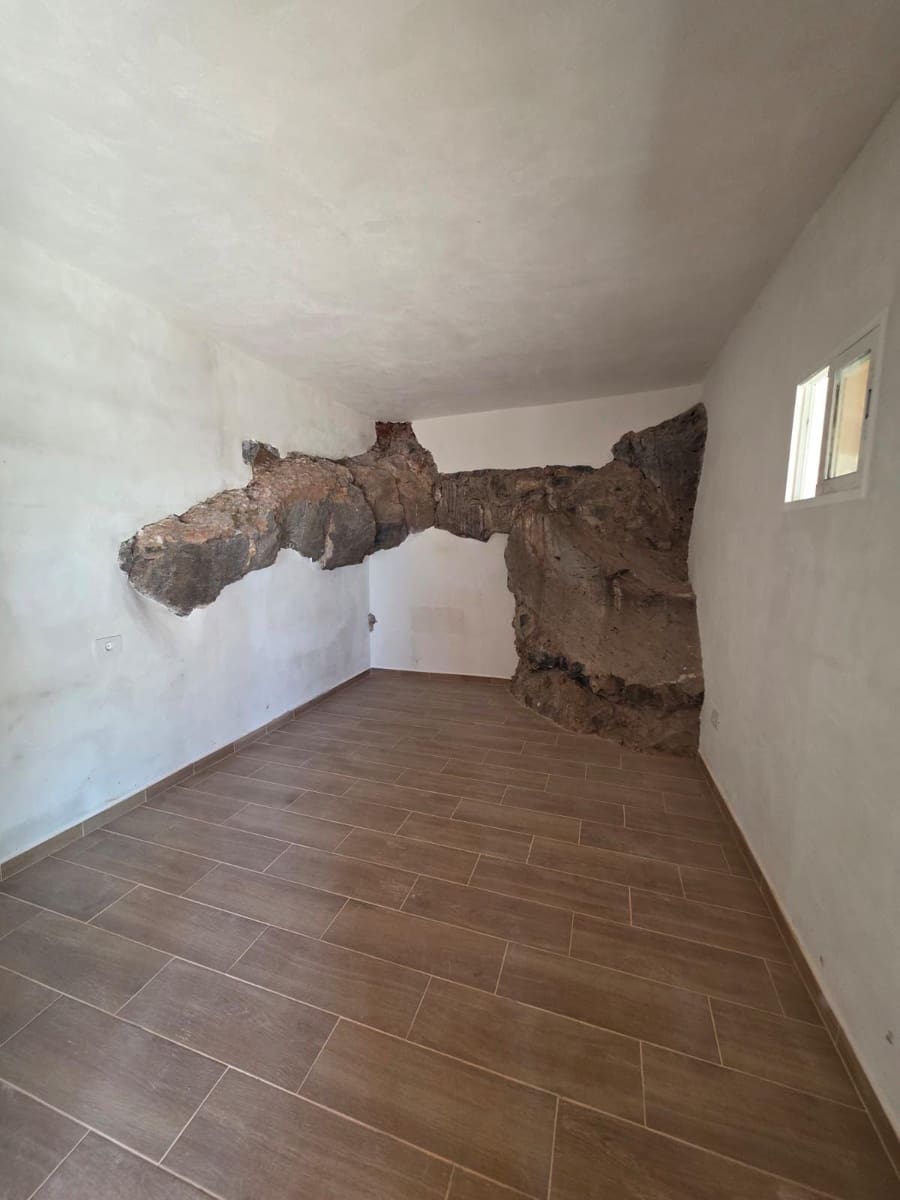 2 bedroom Townhouse for sale in Guia de Isora - € 149,000 (Ref: 9843406)