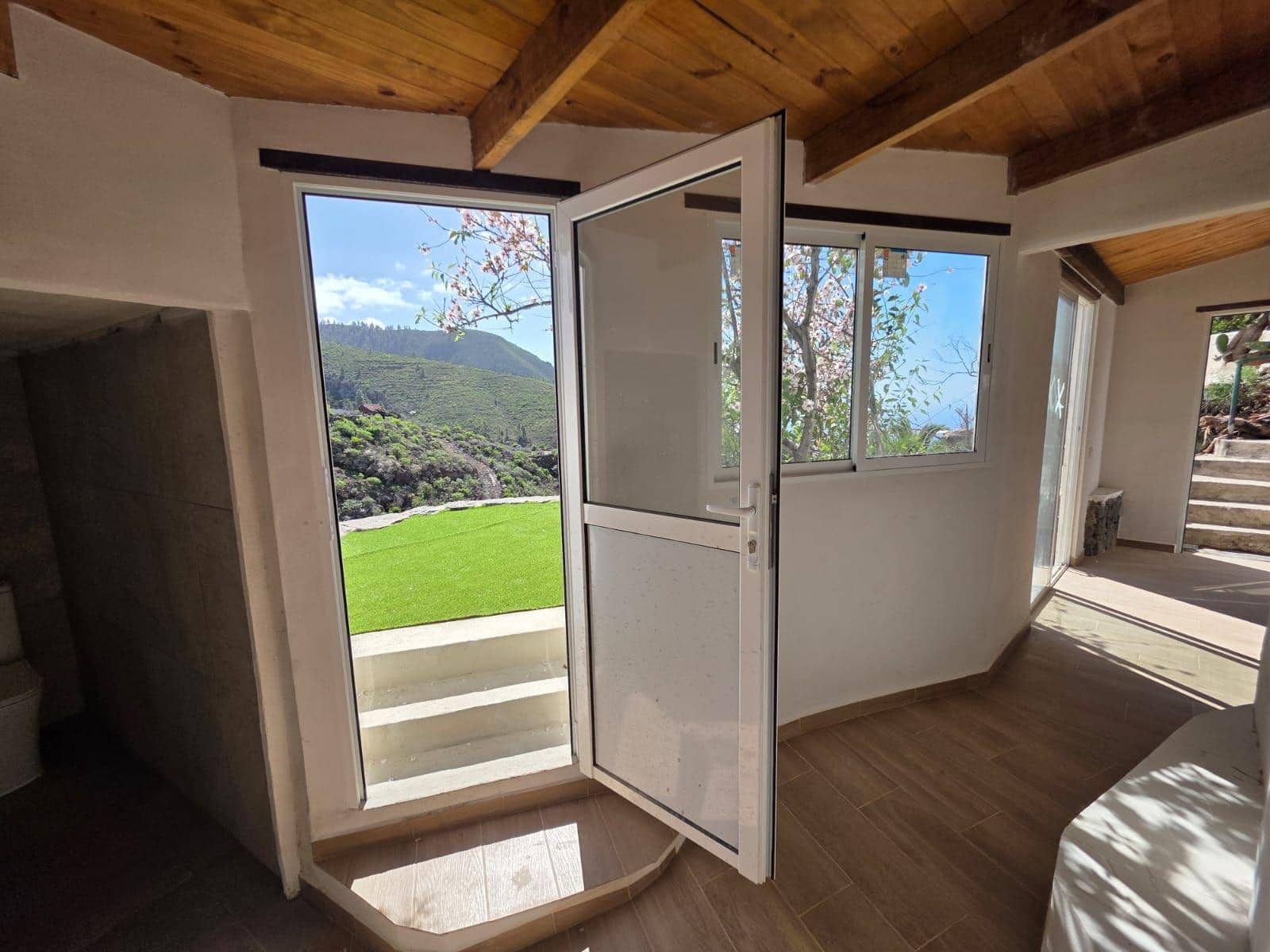 2 bedroom Townhouse for sale in Guia de Isora - € 149,000 (Ref: 9843406)